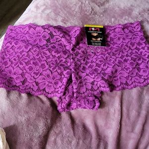 COPY - Maidenform  the cheekies boy shorts